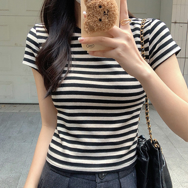 韩系正肩条纹短袖t恤女春夏修身显瘦外穿内搭高级设计感体恤上衣