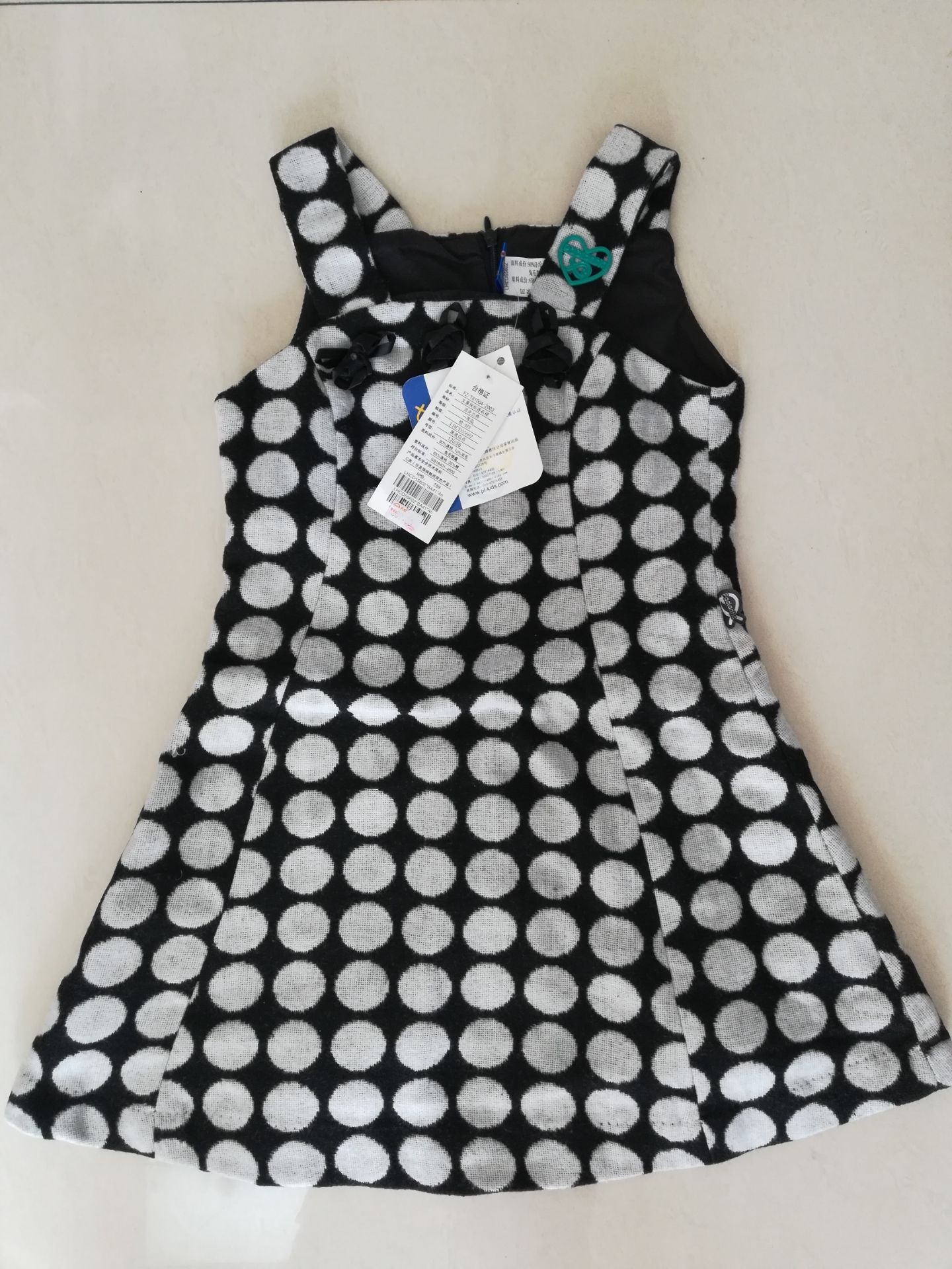 清货不退换派克兰帝女童特价童装