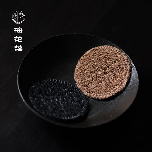 梅花落圆形苎麻茶垫手工编缝