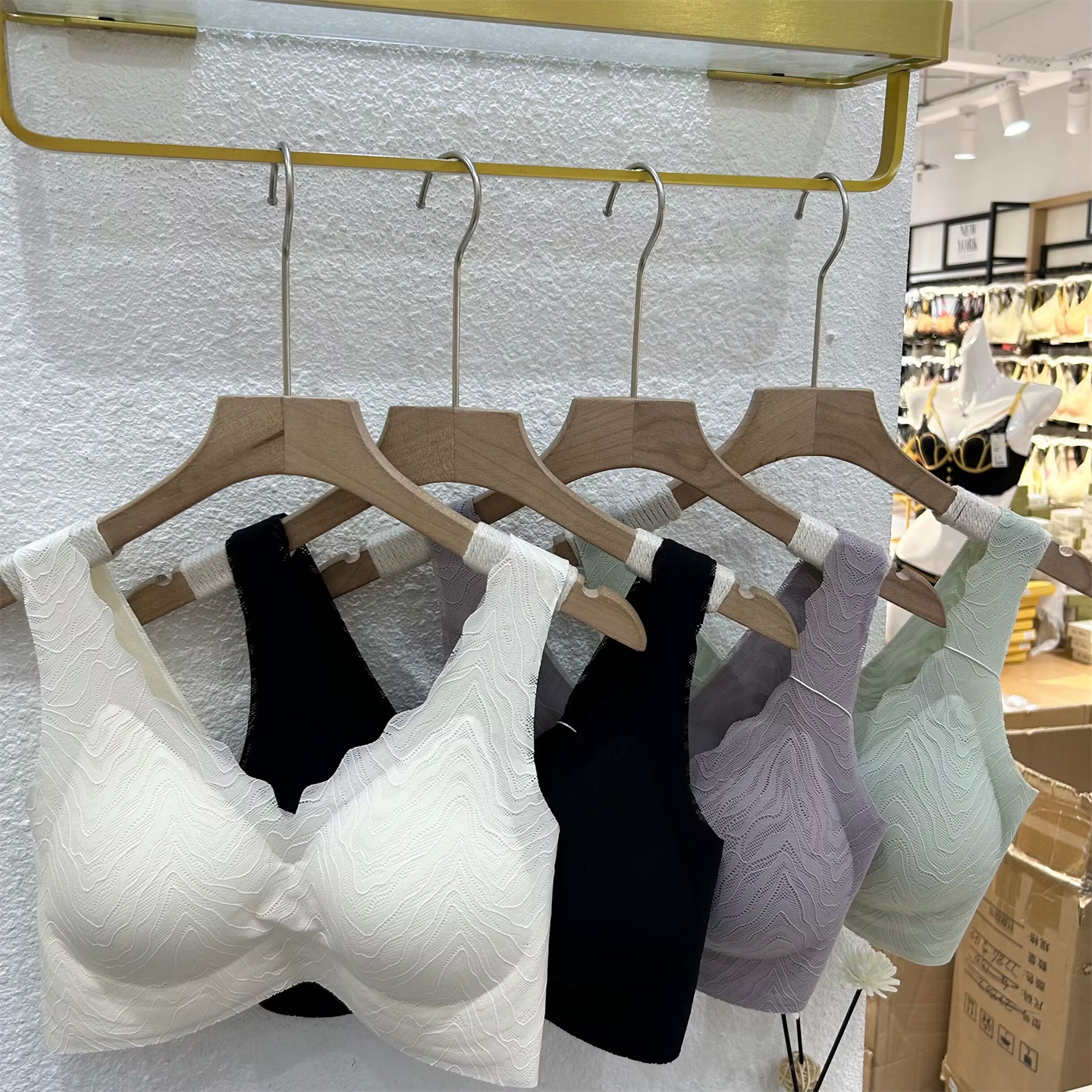 茜咪璐5833液体软支撑背心式内衣小浪花乳胶透气舒适无钢圈文胸女