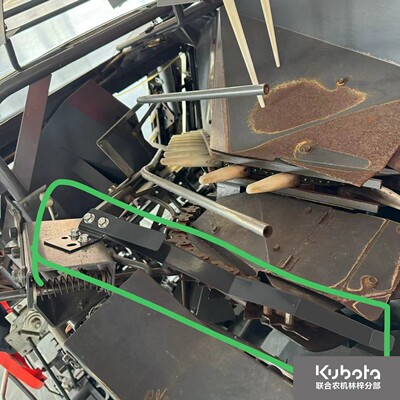 久保田农机配件割台加装弹簧板