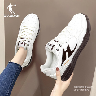 乔丹女鞋2024秋冬季新款休闲百搭厚底减震透气运动鞋初中生板鞋女