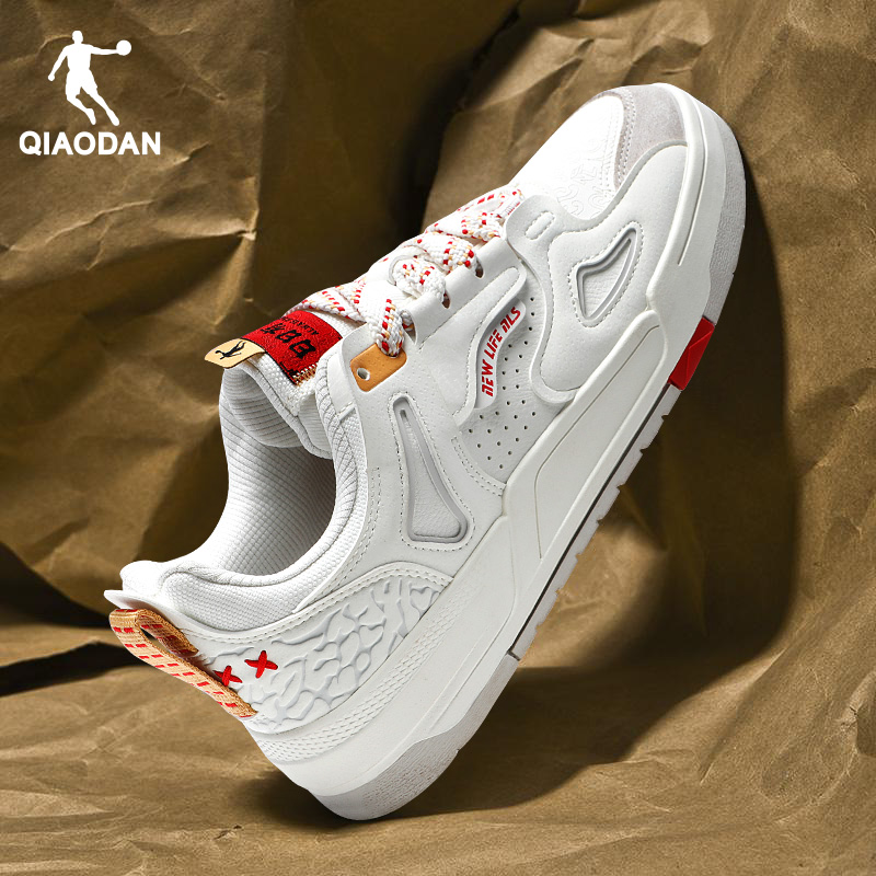 男鞋乔丹板鞋轻便厚底休闲低帮