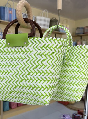 高颜值绿色仿藤手工斜编织包百搭菜篮子女生手提沙滩袋伴手礼物篮