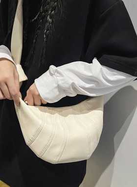 卡肉cowry 高版仿羊皮牛角包博主同款小众可颂包饺子包包女斜挎包