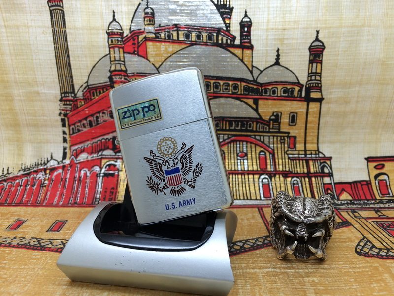 原装 1979年全新蚀刻填漆美国陆军军徽防风打火机 ZIPPO