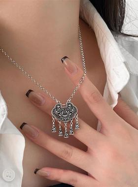 复古新中式荷花平安锁项链女S925纯银精致长命锁毛衣链古法编织链