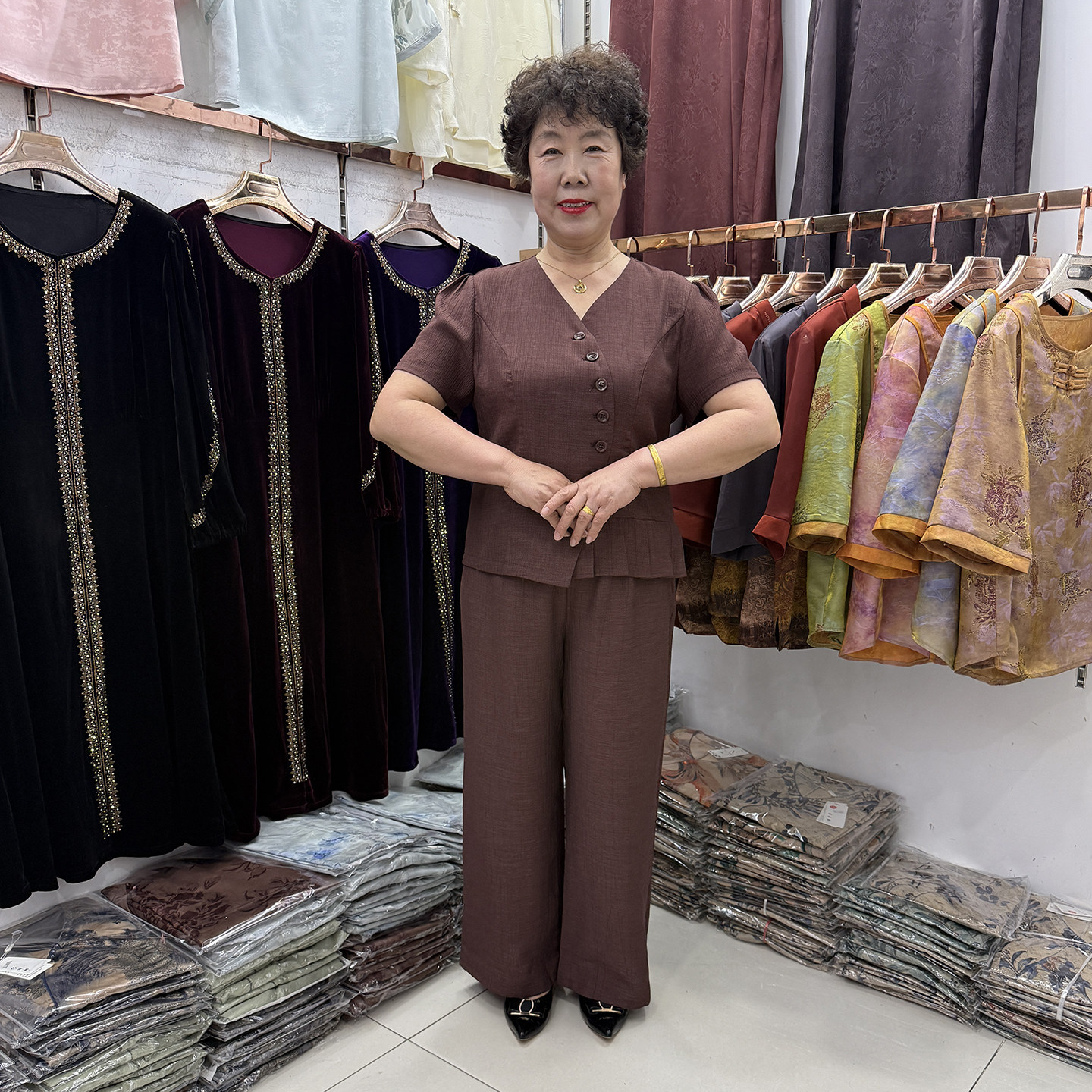 中年妈妈夏装纯色两件套V领排扣短袖上衣高腰垂感阔腿裤气质套装