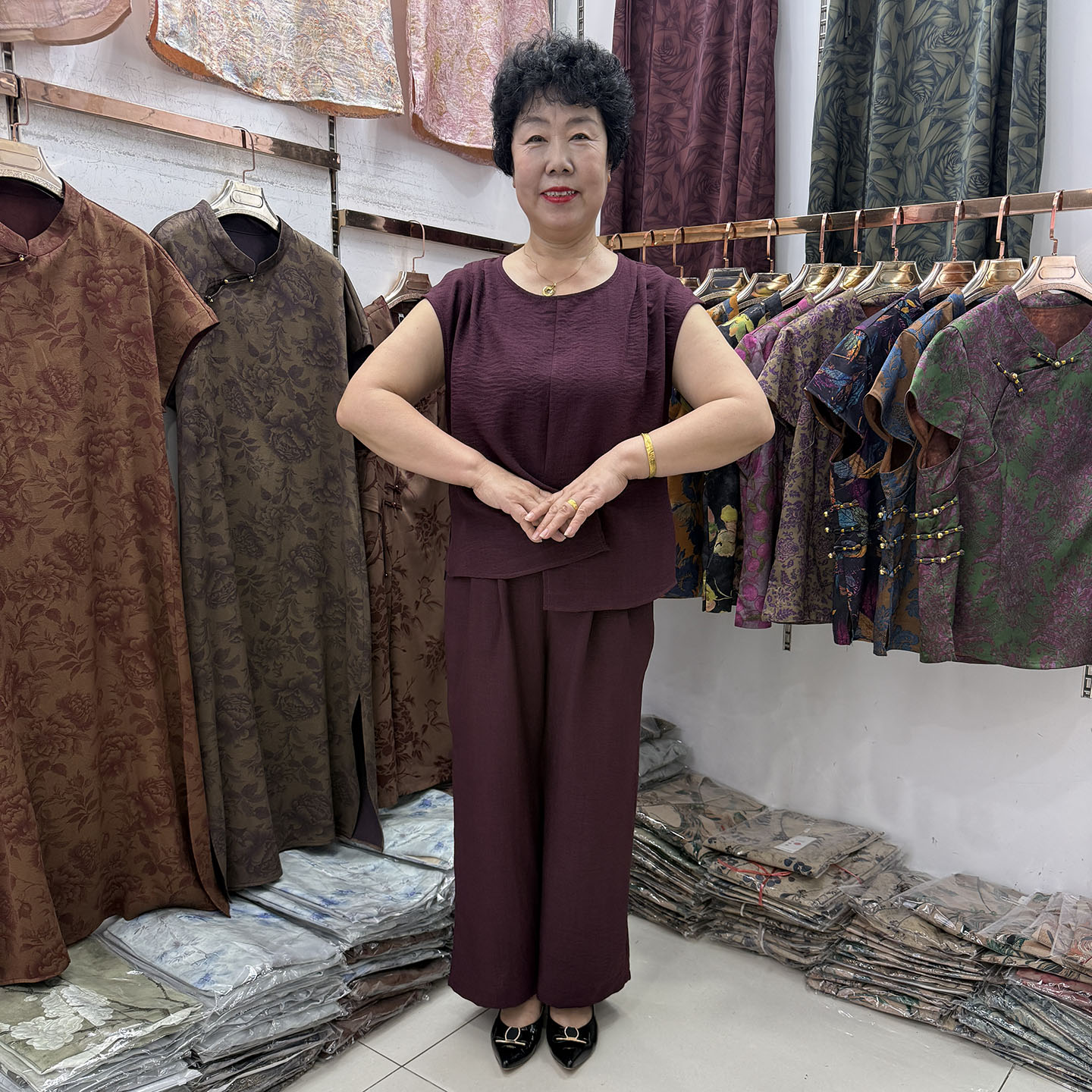 四十五岁女人夏季纯色套装天丝棉褶皱上衣宽松垂感阔腿裤两件套