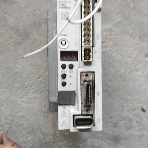 LECSA2-S4  伺服驱动器 400W   件—议价