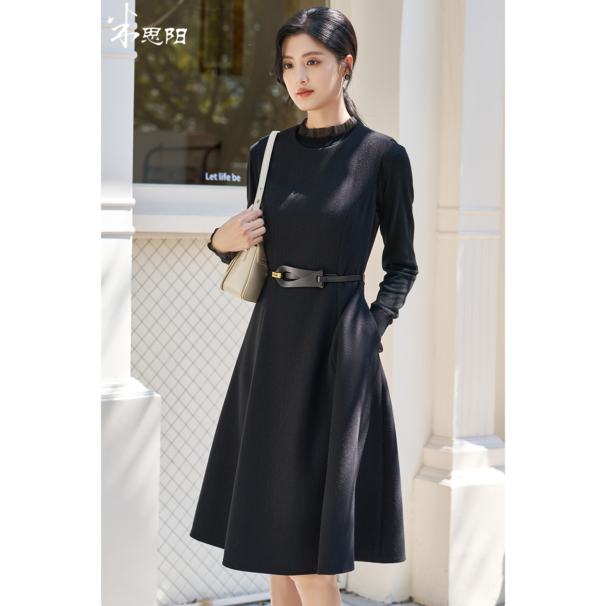 米思阳2025冬季新款知性气质羊毛连衣裙优雅大气显瘦a字裙女4619