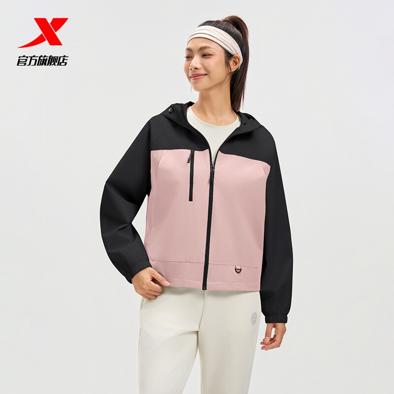 特步连帽外套女2025年秋冬新款运动上衣梭织女装运动宽松夹克风衣