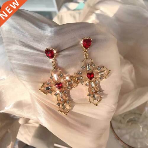 New Retro rend Design Red Heart Crystal Earrings Gold Color