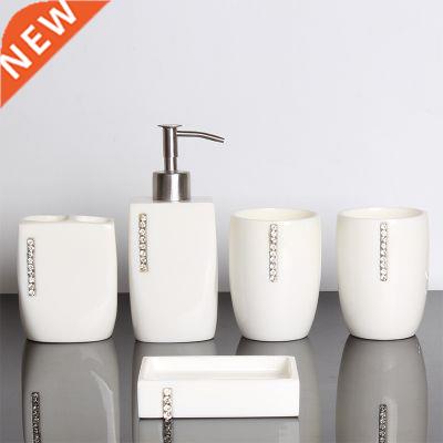 Simple bathroom five piece bathroom accessories brushing