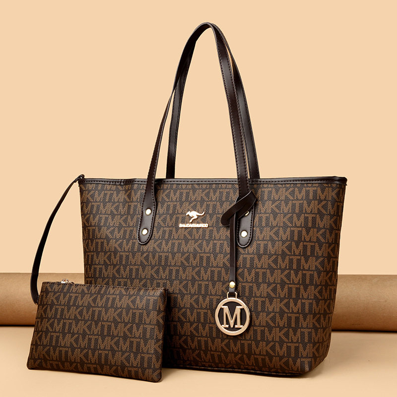 2026新款字母印花托特包女大容量软皮单肩包百搭通勤包高级感