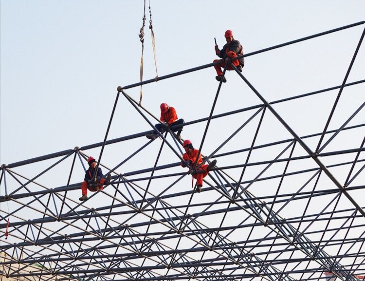 球形钢结构网架螺栓球网架风雨操场加油气站罩棚玻璃采光干式煤棚