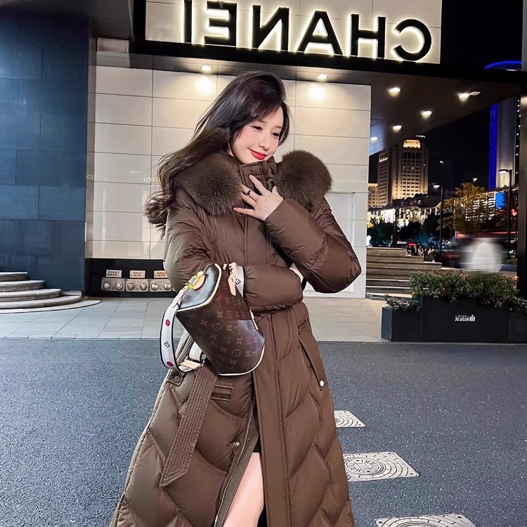 白鸭绒 咖色中长款收腰羽绒服女冬季2024新款宽松加厚保暖外套女