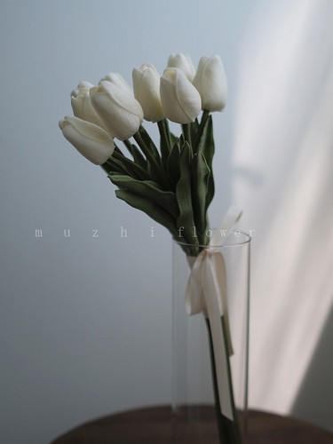 muzhi郁金香马蹄莲仿真手捧花束