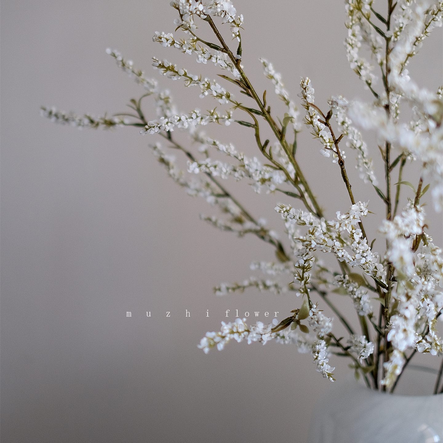 高级感逼真喷雪白色雪柳仿真花