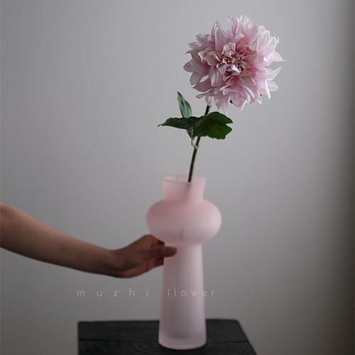 大丽花客厅摆设桌面插花