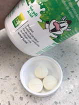 Two bottles of 80 Canadian milalcium chuzhibao NPN certified milk chewable calcium tablets 120