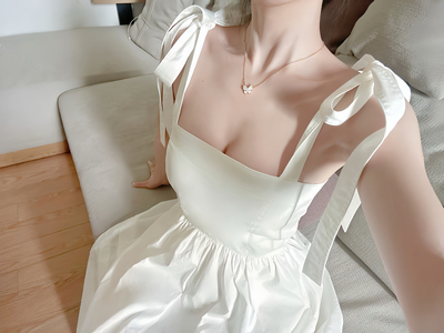叶嘉Nailah蝴蝶结系带连衣裙女