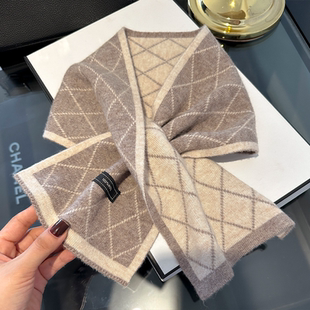 高品质100%纯羊毛围巾女百搭菱形格秋冬保暖针织围脖软糯交叉领巾