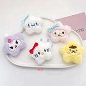 玩偶毛绒女可爱动物猫咪星星胸针别针娃娃衣服配饰卡通公仔挂件潮