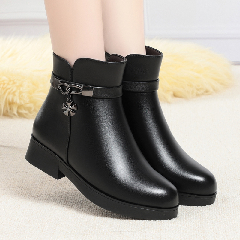 老人棉鞋女冬季妈妈加绒加厚靴子真皮软底短靴防滑中老年羊毛皮鞋