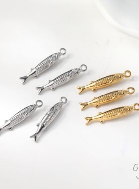 钛钢镀真金 小众迷你立体鱼形吊坠diy手作耳饰手链项链材料配件