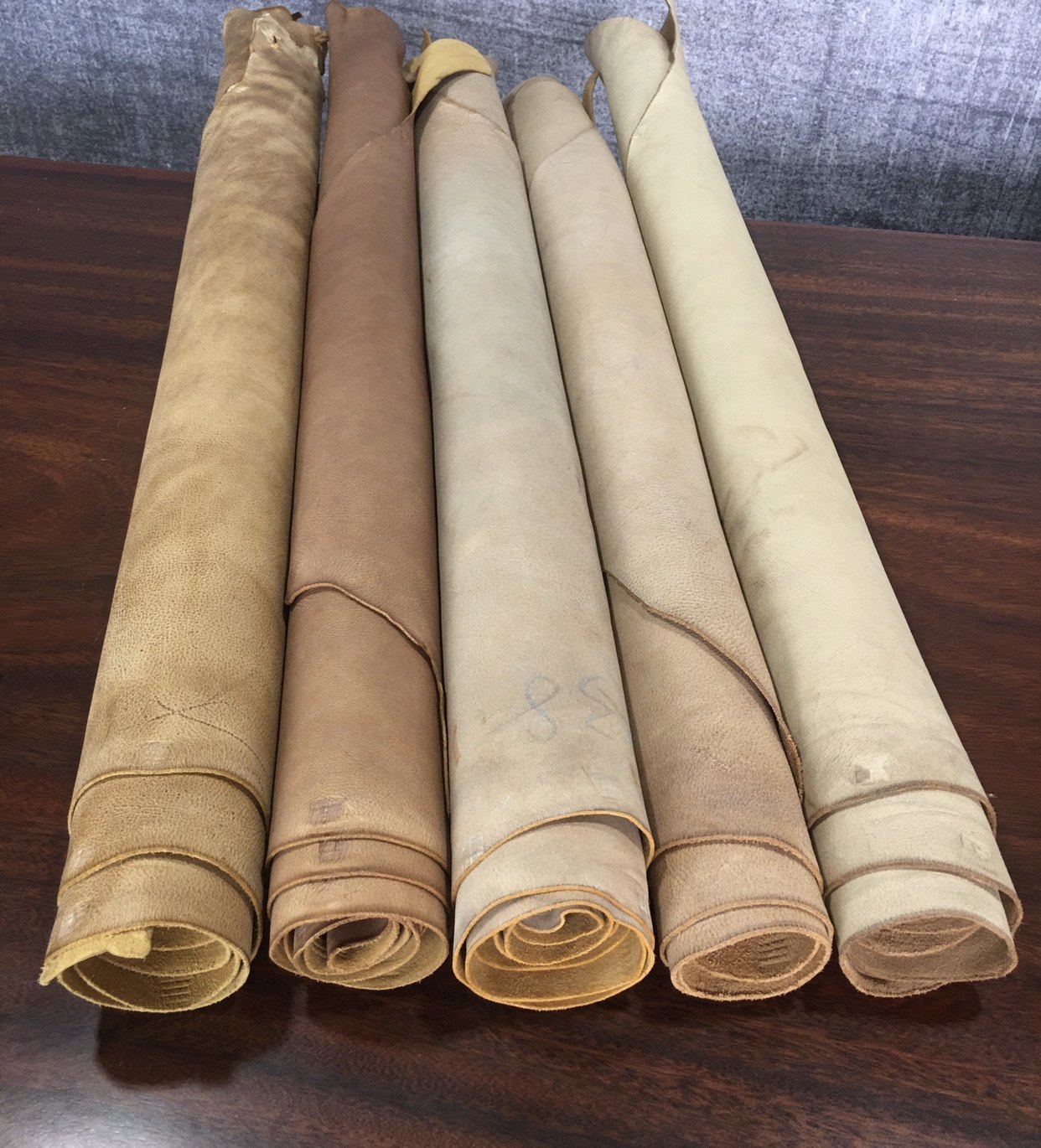 白雾蜡擦色皮头层牛皮真皮箱包鞋靴手工DIY皮料1.6mm偏软B5245