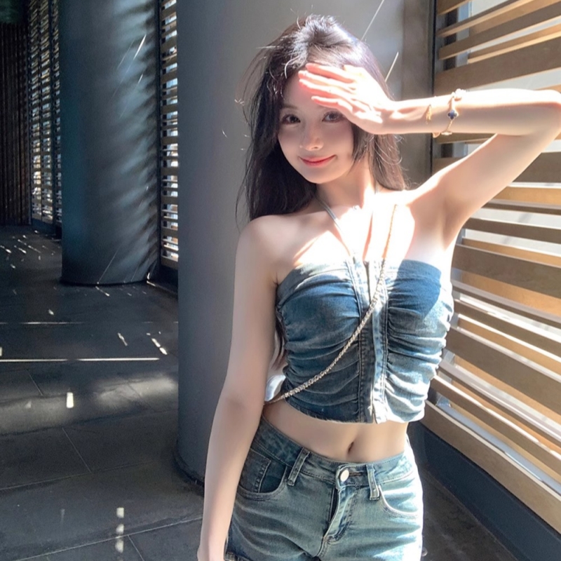 纯欲辣妹挂脖牛仔抹胸吊带女夏季新款修身显瘦露肩背心短款上衣女