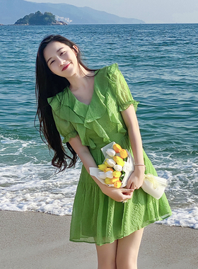 公主裙海边连衣裙仙女裙子女夏渡假出游绿色荷叶边收腰V领a字短裙