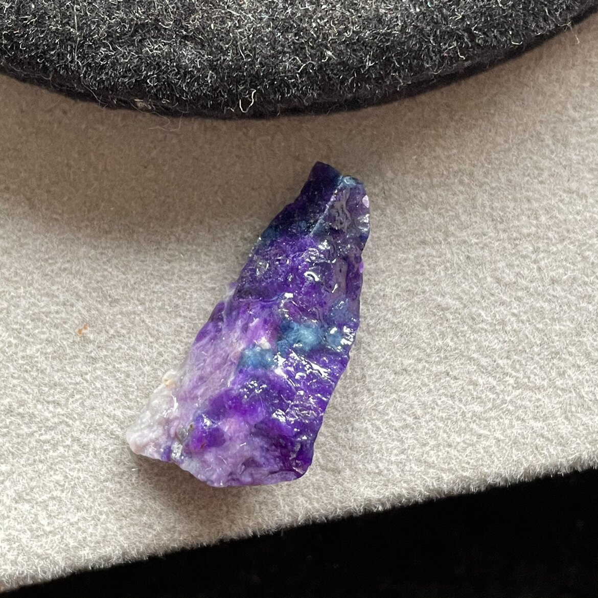 醒走 天然舒俱来老料皇家紫飘蓝色原石苏纪石原料小料裸石