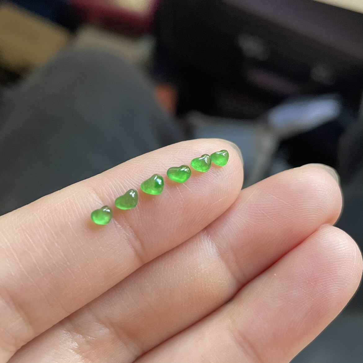 醒走 一组价天然翡翠A货冰阳绿色木纳木那爱心形桃心戒面裸石配石
