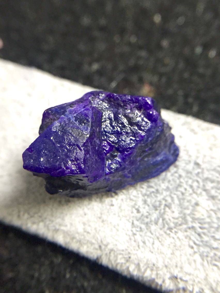 醒走 天然南非老料舒俱来皇家紫星际蓝原石原料 苏纪石老矿