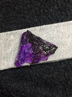 醒走天然南非老料舒舒俱来皇家紫原石三角形裸石苏纪石原料练手料