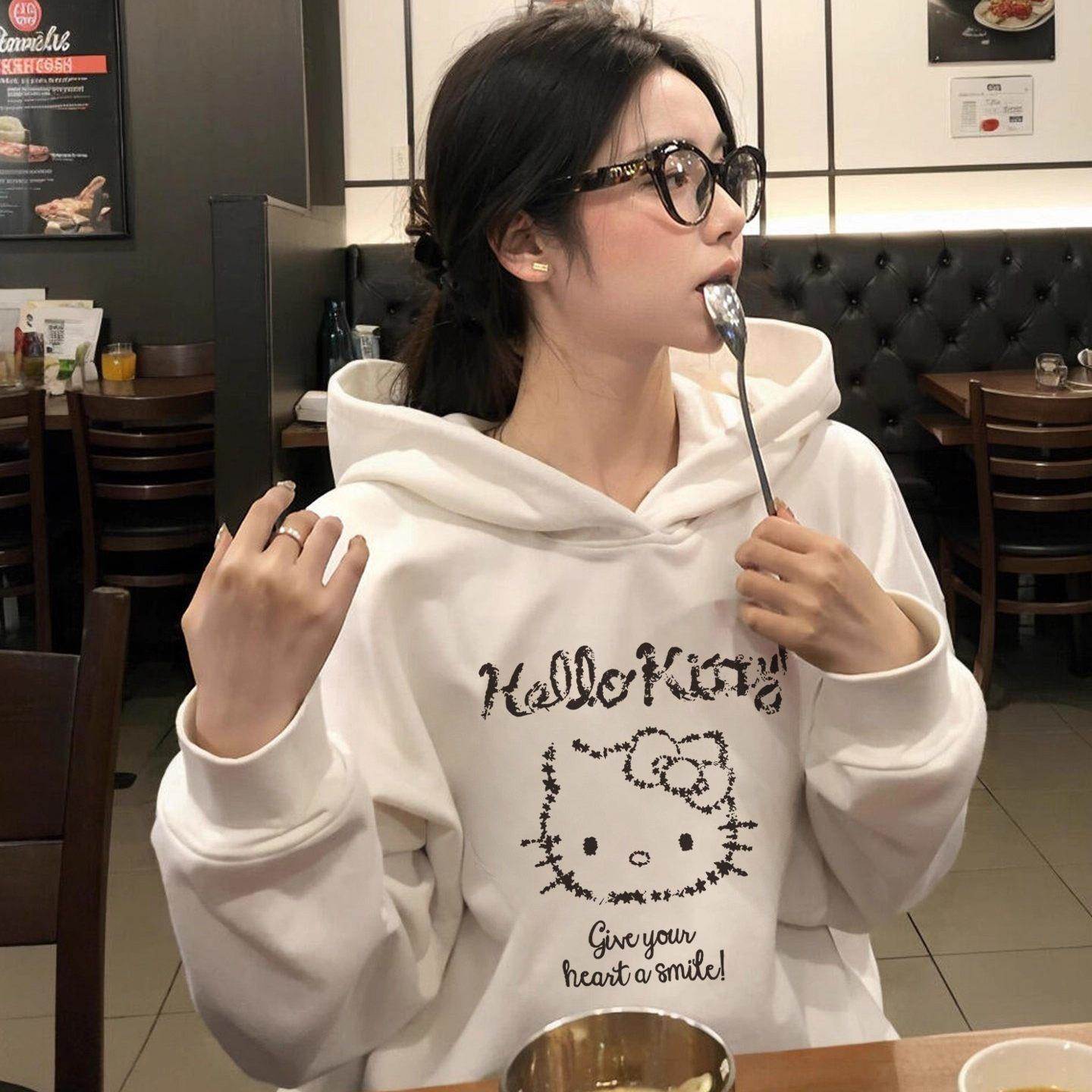 日本正版可爱Kitty猫咪白色连帽卫衣新款2025休闲时尚秋冬加绒