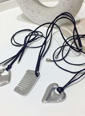 银色桃心形字母梳子可调节项链