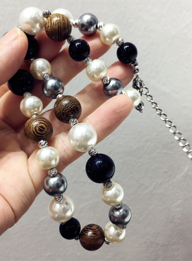 法式复古高级感气质拼色黑色圆珠子仿珍珠木质圆形项链锁骨链颈链