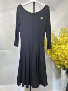 赫本风连衣裙修身 秋黑色大码 显瘦一字领优雅气质双十一 尤西子