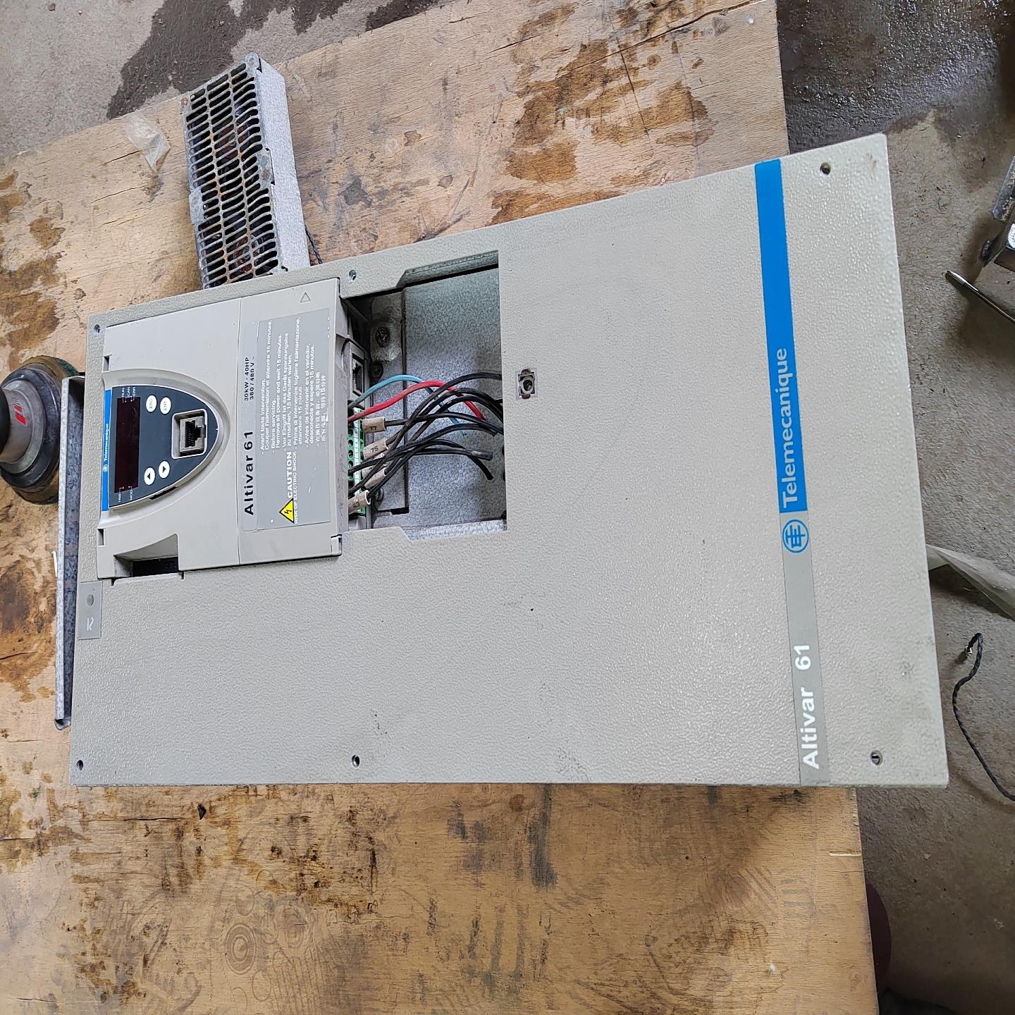 ATV61HD30N4z拆机30KW7130kw10台{天意设备}