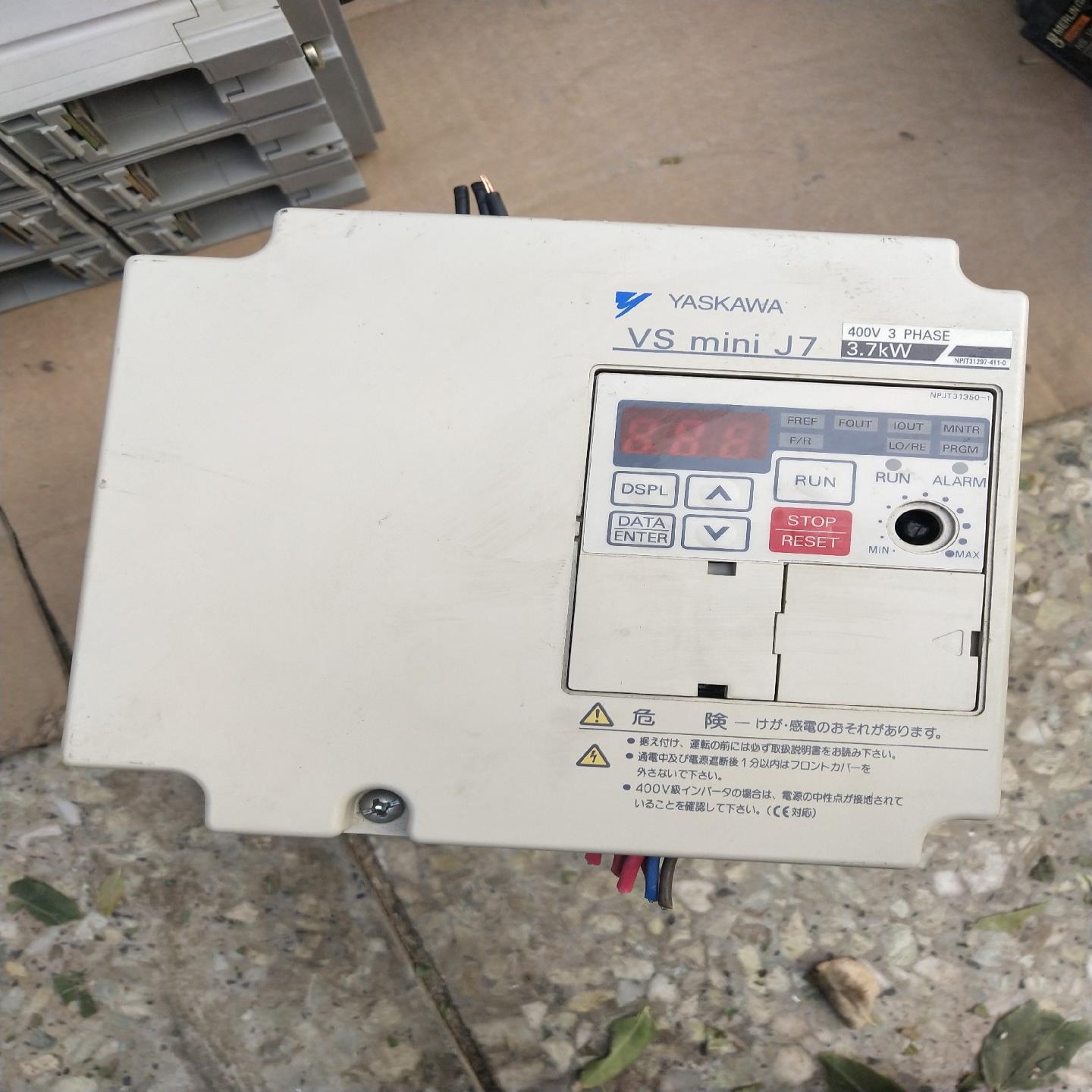 安川CIMR-J7AA43P7 变频器 380v 37KW{天意设备}