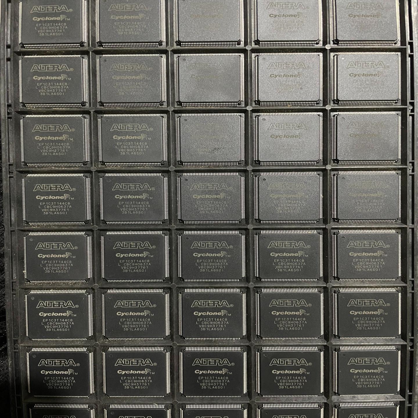 ep1c3t144c8  80pcs{天意设备}