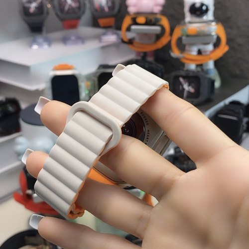 适用Apple watchS8 Ultra3苹果s10手表带磁吸硅胶S98765e百搭小众