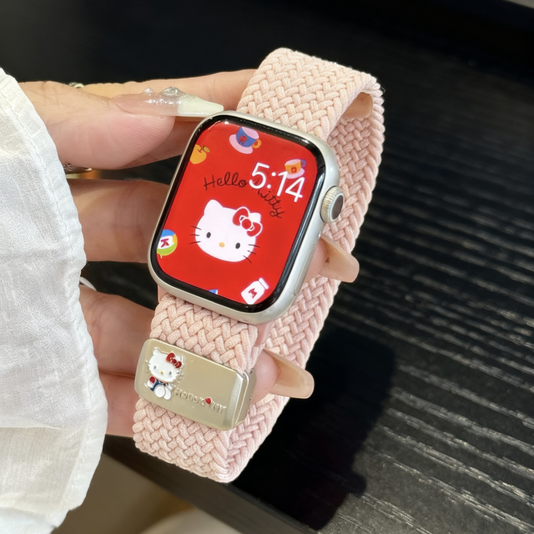 适用苹果手表APPLEWATCH S10表带iwatchs9女生手表带磁吸编织腕带