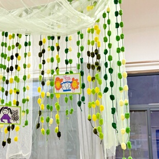 幼儿园春天主题墙绿色系网纱吊饰环创材料装饰布置美工区隔断挂饰