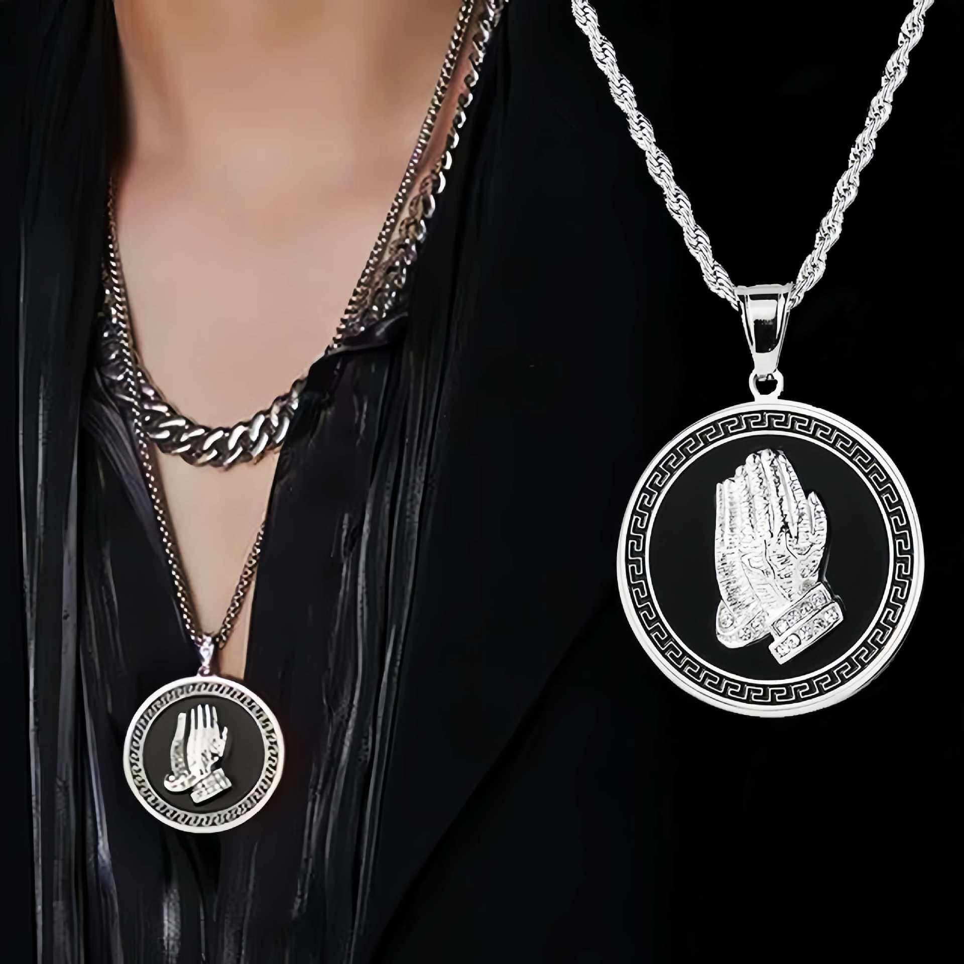 ins欧美黑胶军牌潮酷祈祷佛手膜拜吊坠项链男嘻哈个性时尚毛衣链