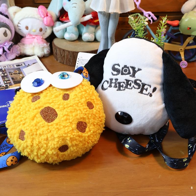 正版环球影城USJ奥拉夫斜挎卡包