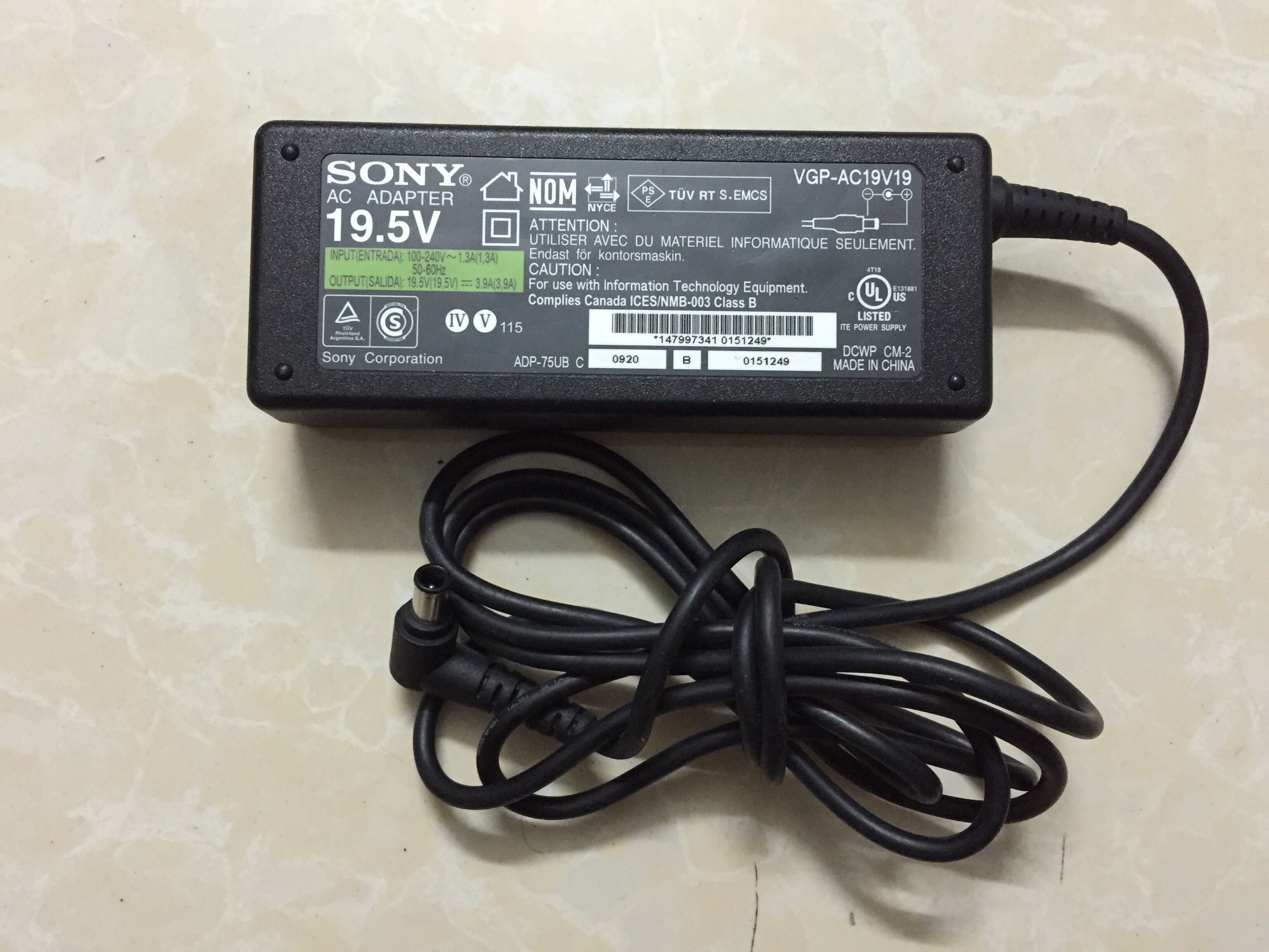电源适配器 VGP-AC19V19 AC19V41 19.5V 4.7A 笔记本充电器